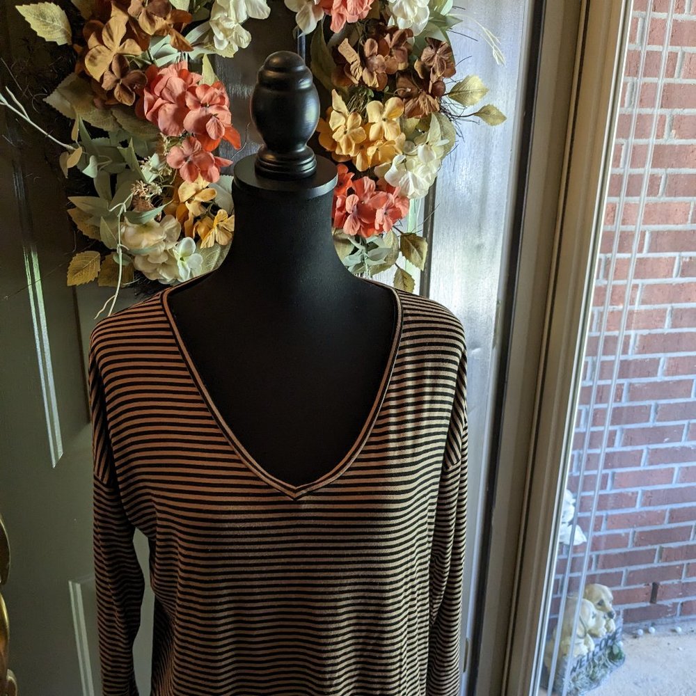 Metaphor Women's Striped Long Sleeve Tee w/Beige & Brown stripes, Size M